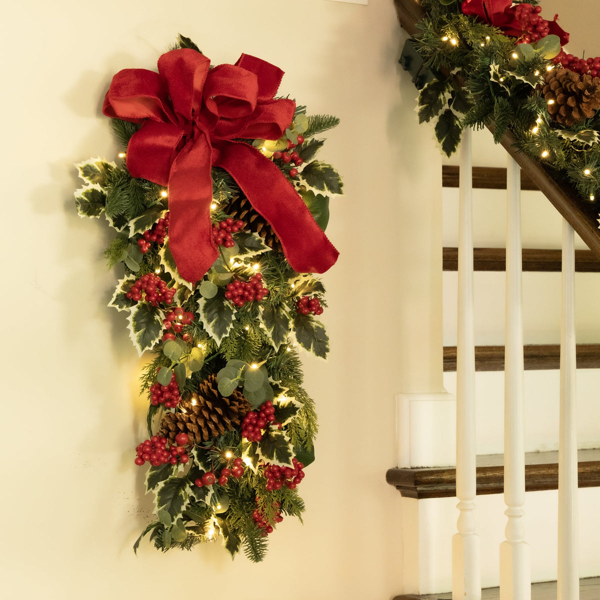Clovi Brad Schmidt Winter Holly & Berries Christmas Teardrop, 30”, Prelit